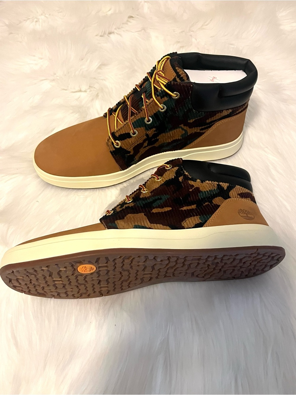 Timberland Davis Square Chukka Boots Men’s 11.5 Wheat Leather & Fatigue Camo New